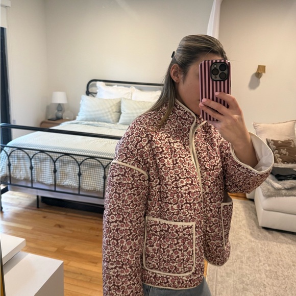 Quilted Floral Jacket in Burgundy and White - Picture 4 of 4